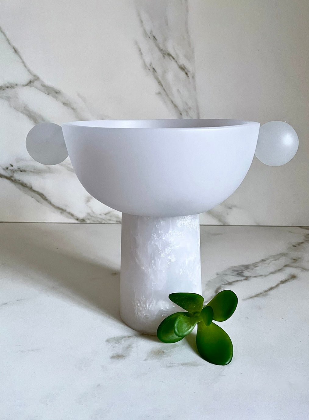 Bubble pedestal