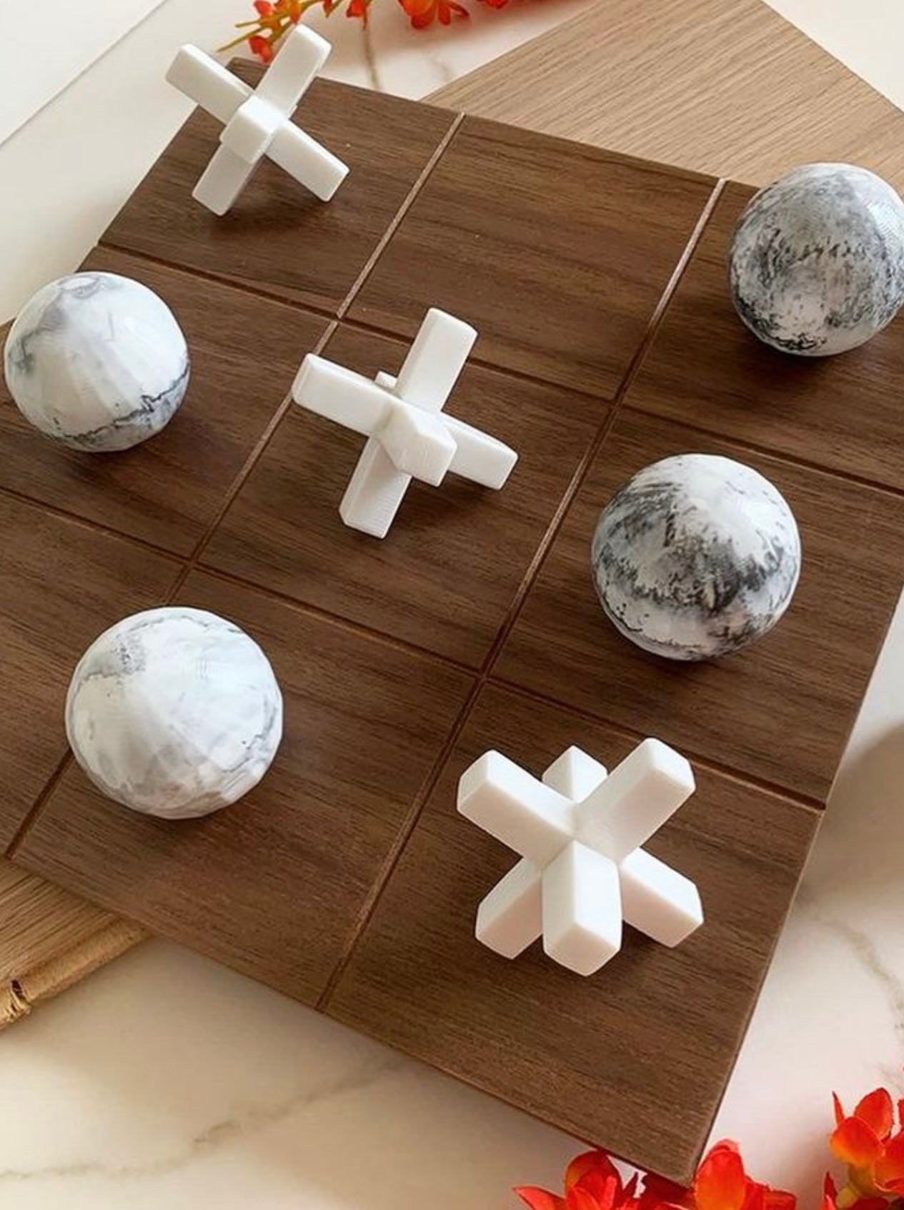 10 piece resin home decor statue Walnut Tic Tac Toe Sculpture