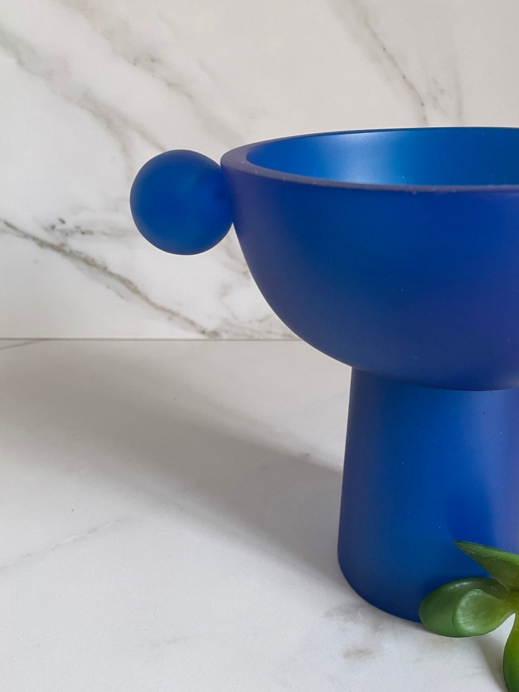 Bubble pedestal