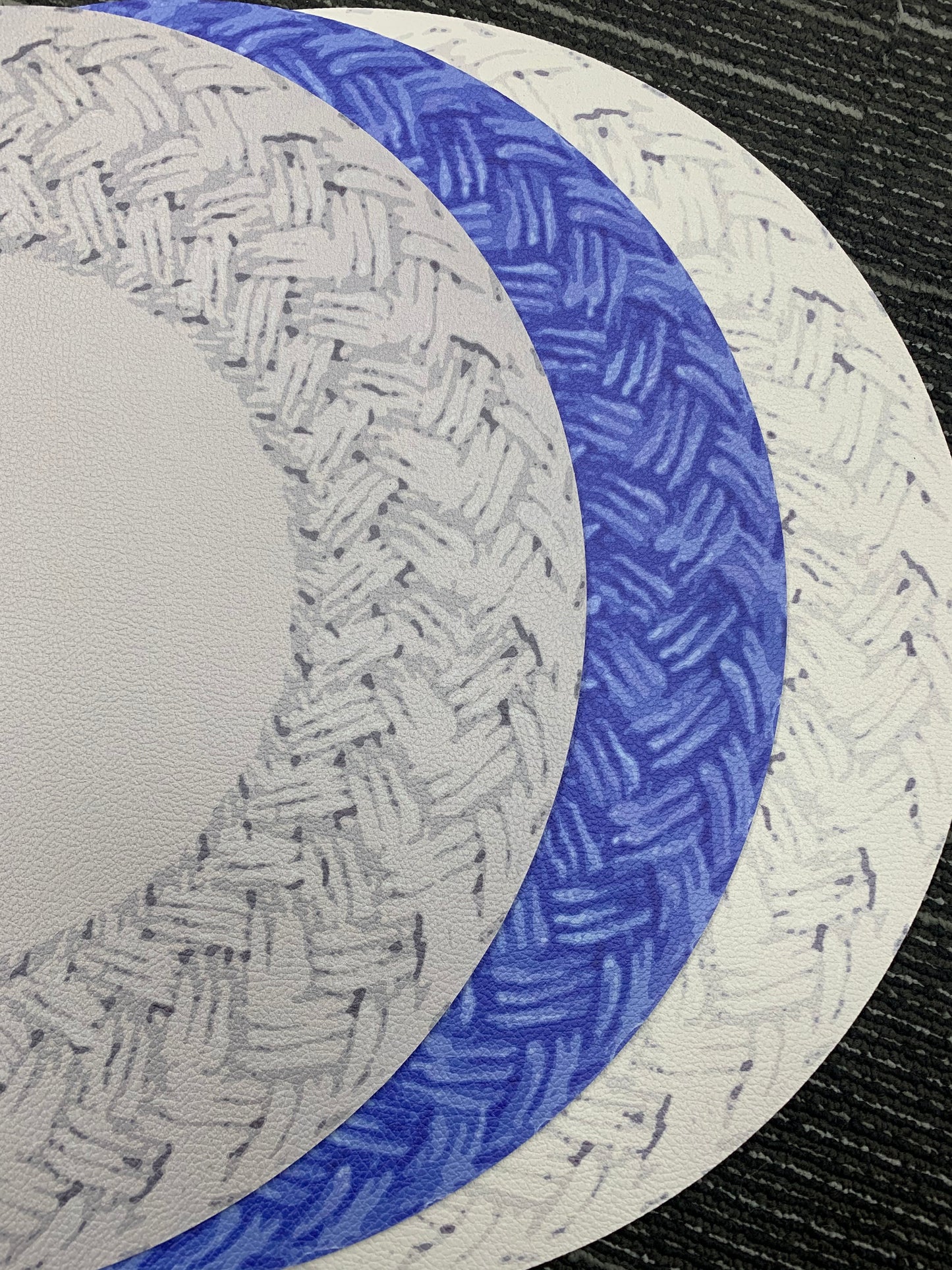 S/4 Raffia Pebble Placemats 16" Round